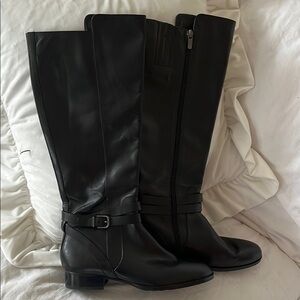 Via Spiga Black Heeled Boots with Zipper and Buckle Detail